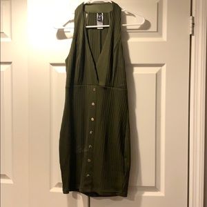 Too small doesn’t fit. Never worn